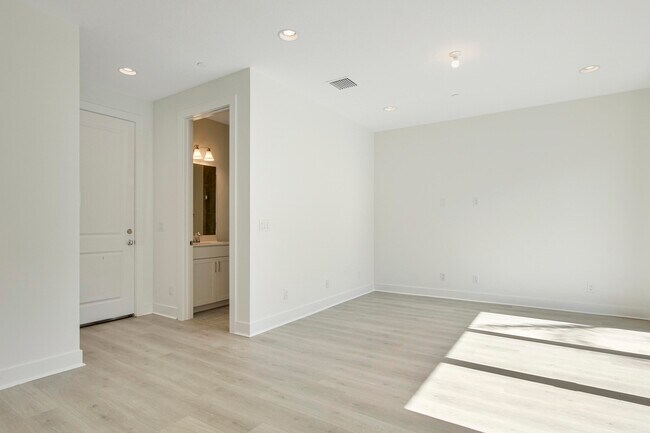 Building Photo - 5321 Sagan Ln