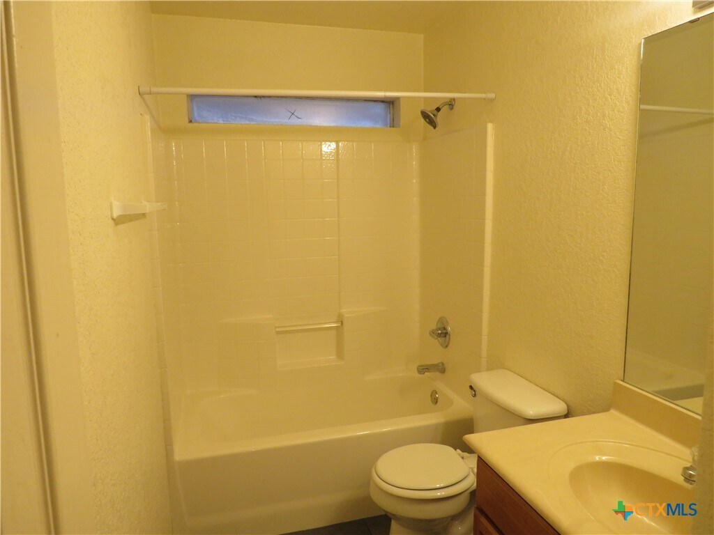 Foto del edificio - 1602 Dugger Cir