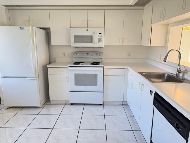 Building Photo - 1001 SW 141st Ave