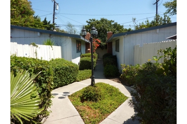 Building Photo - 2656 Elden Ave