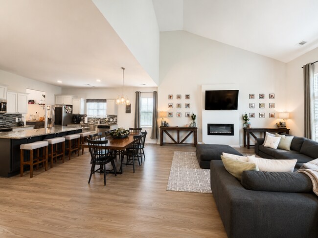 Building Photo - 4-bedroom, 2.5 bath home in The Enclave at Berwick, Savannah, GA.