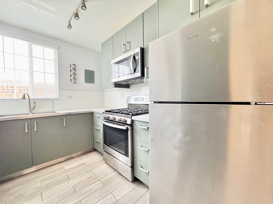 Foto principal - 12500 Long Beach Blvd