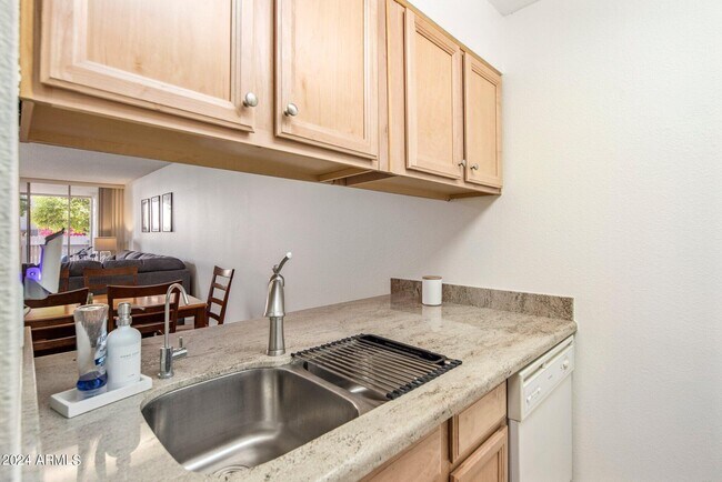 Building Photo - 7625 Camelback Rd