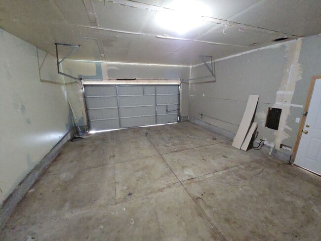 Building Photo - 3BD/2BA Arcata home!