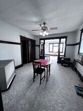 Building Photo - 17 E 6th St