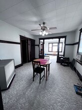 Building Photo - 17 E 6th St