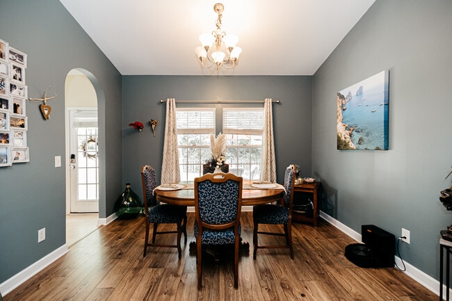 Foto del edificio - 3615 Haymont Ln