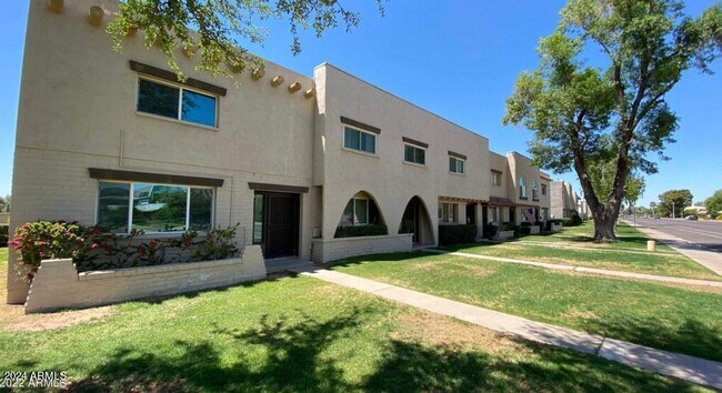 Foto del edificio - 6929 E Osborn Rd