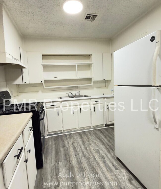Foto del edificio - 4 Bedrooms / 2 Bathrooms House