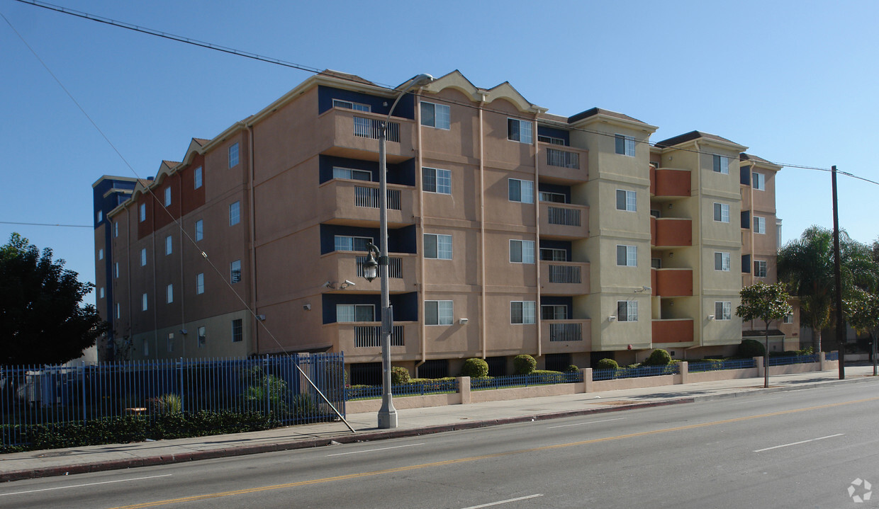 Foto del edificio - Solomon Renty Senior Villa