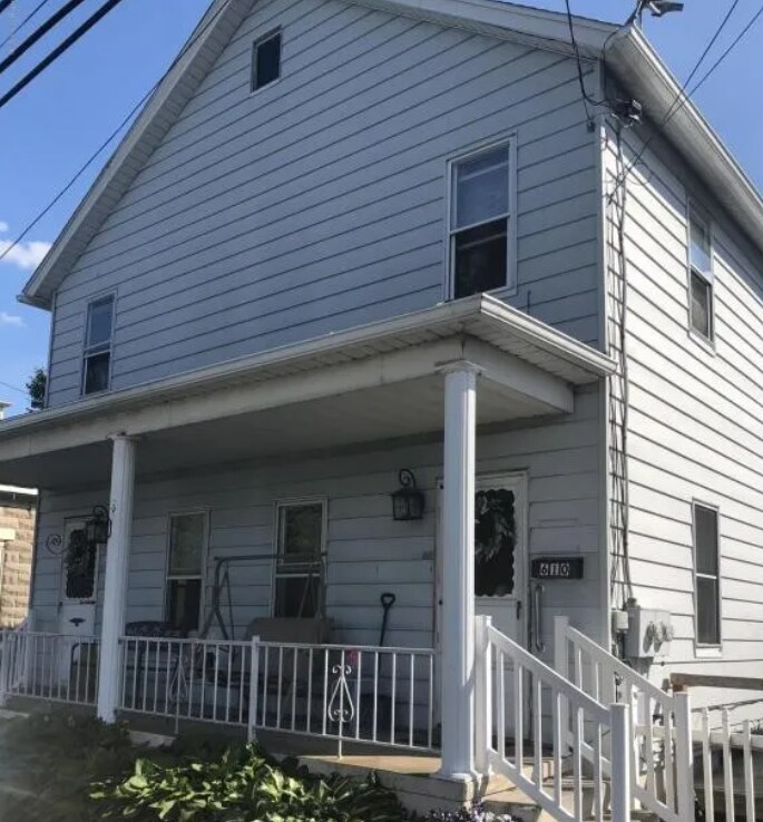 Building Photo - 610 Pine St