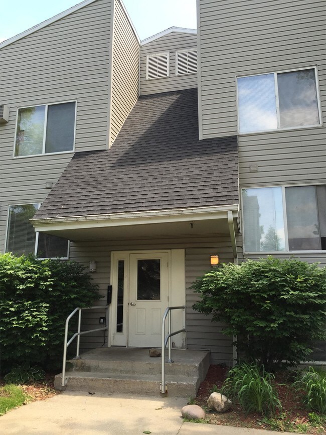 Building Photo - 315 N Lowe St
