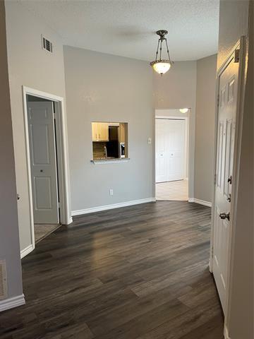 Foto del edificio - 18159 Whispering Gables Ln
