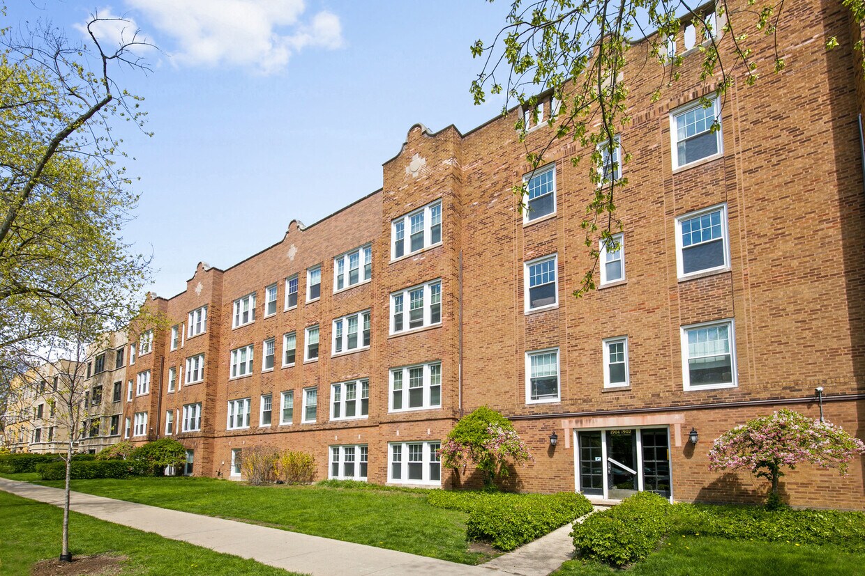 Primary Photo - 6956 N Wolcott Ave