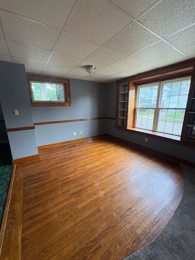 Building Photo - Jonna Martin Wilbeth Duplex
