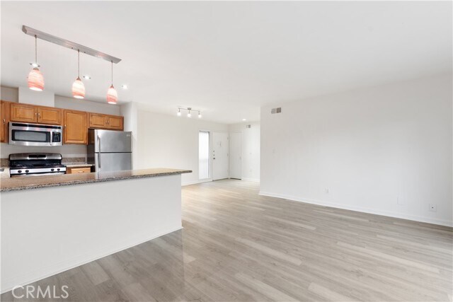 Foto del edificio - 3050 S Bristol St