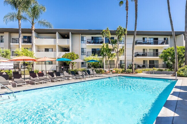 Foto del edificio - Plaza at Sherman Oaks