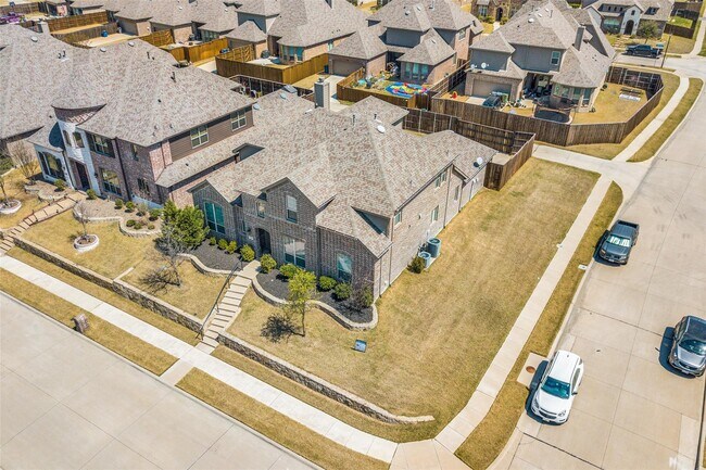 Foto del edificio - 7802 Driftwood Dr