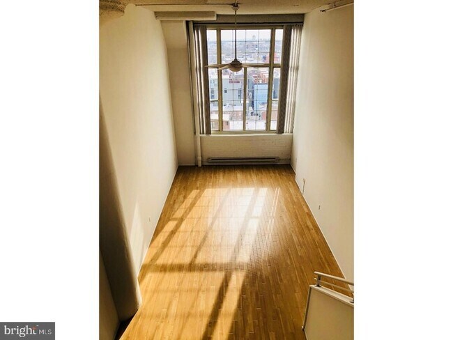 Building Photo - 2300 Walnut Street Unit 1B-211
