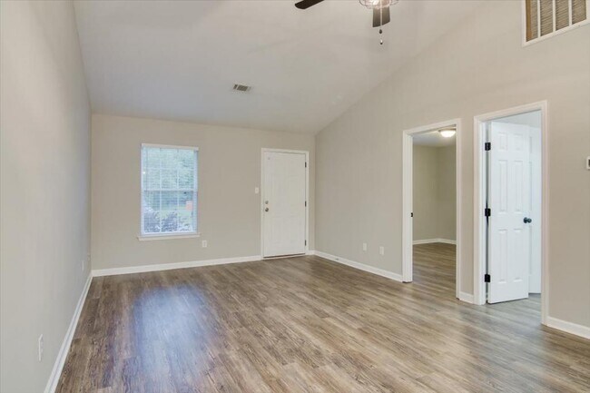 Foto del edificio - 684 Brook Trail
