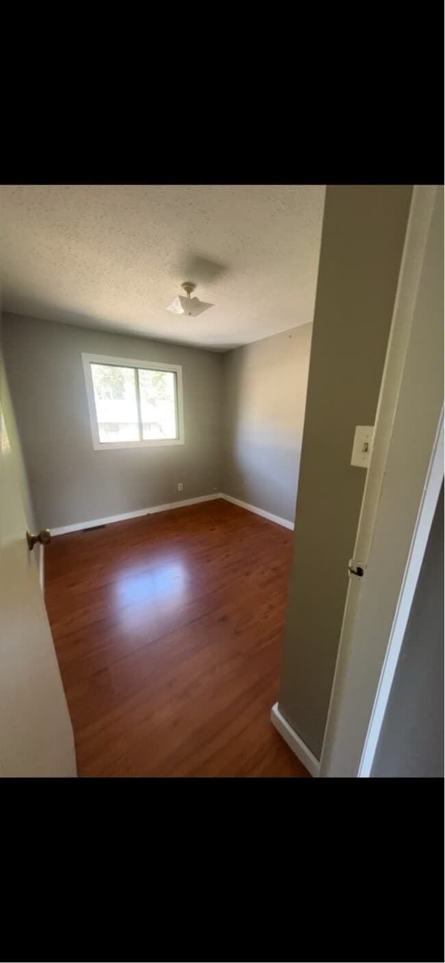 Building Photo - 241 Pine Ave