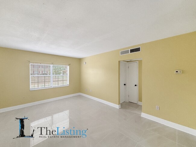 Building Photo - 5505 Hernandes Dr