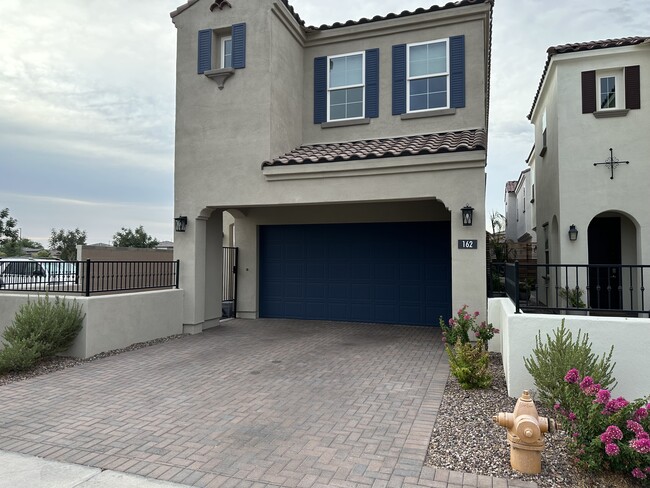Building Photo - 162 E Markwood Dr