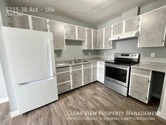 Building Photo - **Showings at (778) 522-2478**  ? Beautifu...