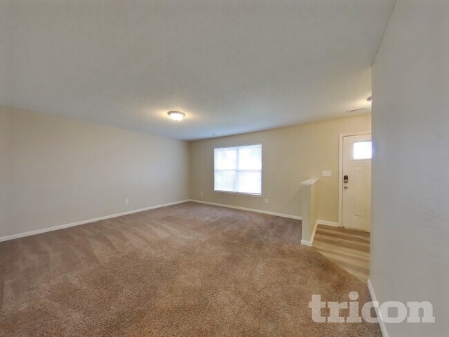 Foto del edificio - 2195 Lakecrest Dr