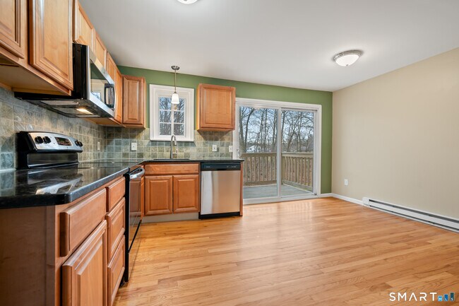 Foto del edificio - 92 Cynthia Ln