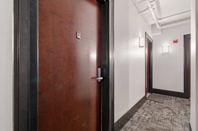 Foto del edificio - 809 6th St NW