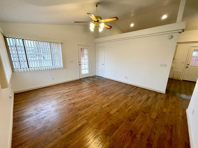 Building Photo - Updated 3 Bedroom Home Near Mohave Communi...