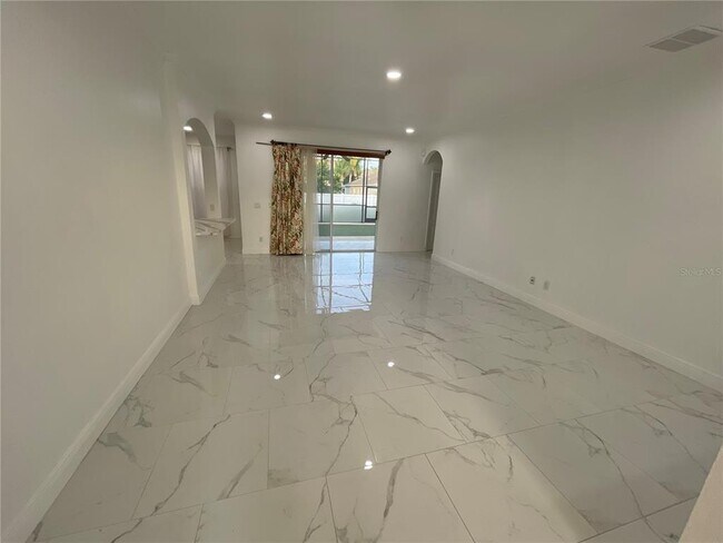 Building Photo - 313 Cortona Dr