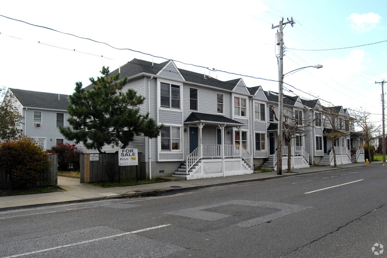 Victorian Court Townhomes Apartments in Atlantic City NJ Victorian Court Townhomes Apartments in Atlantic City NJ