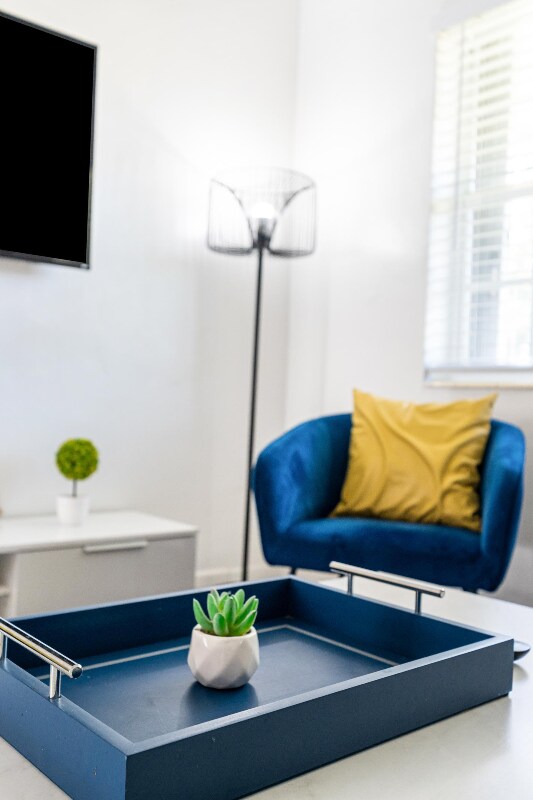 Foto del edificio - 330 N 68th Ave