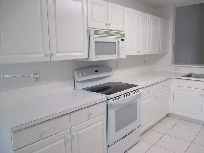 Foto del edificio - 4112 Pine Ridge Ln