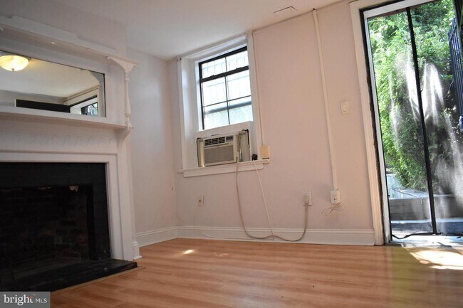 Foto del edificio - 3208 Q St NW