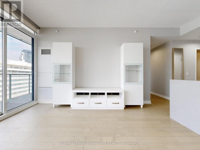 Photo du bâtiment - 455 Front St E