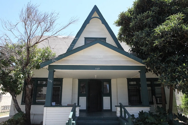 Building Photo - 1142 W 37th Pl