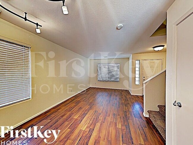 Foto del edificio - 12615 West Windsor Boulevard