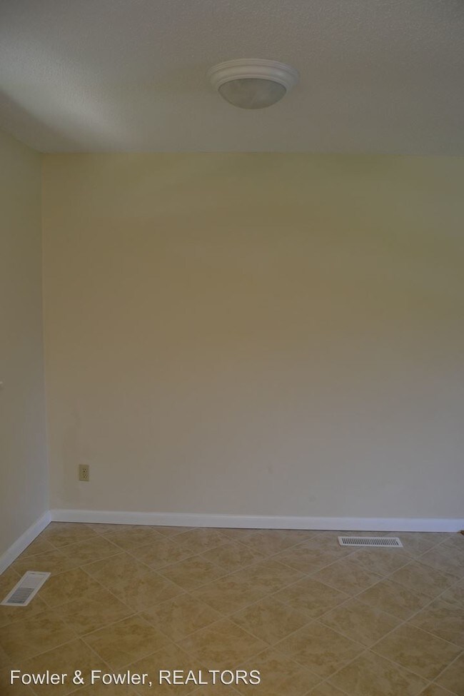 Building Photo - 350 Wingo St