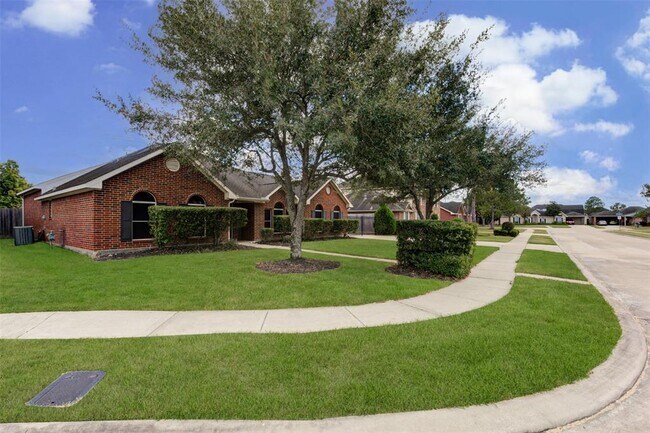 Building Photo - 3403 Kerr Ln