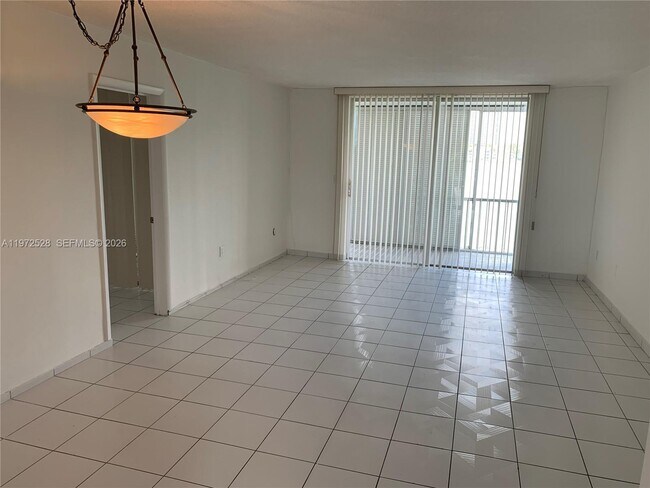 Foto del edificio - 2861 Leonard Dr