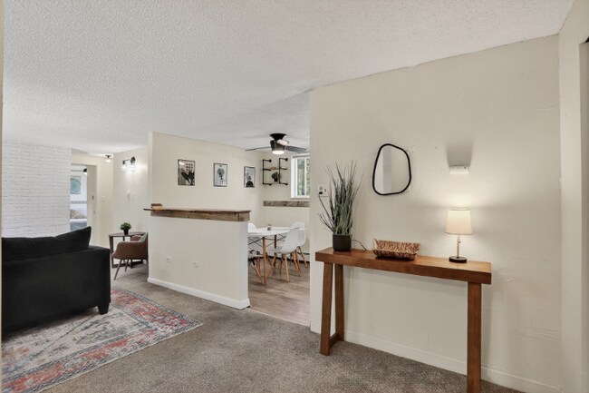 Foto del edificio - 8060 W 9th Ave