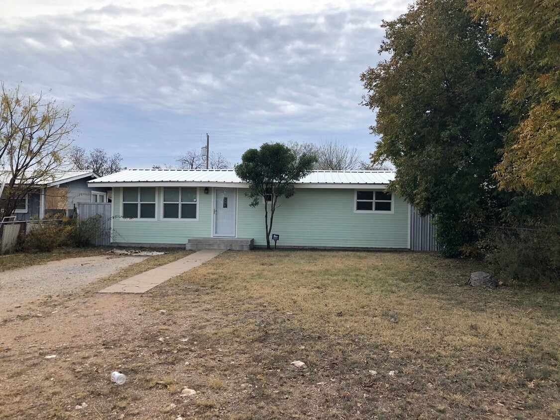 3017 Chestnut St, San Angelo, TX 76901 House for Rent in San Angelo