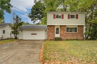 Building Photo - 38109 Poplar Dr