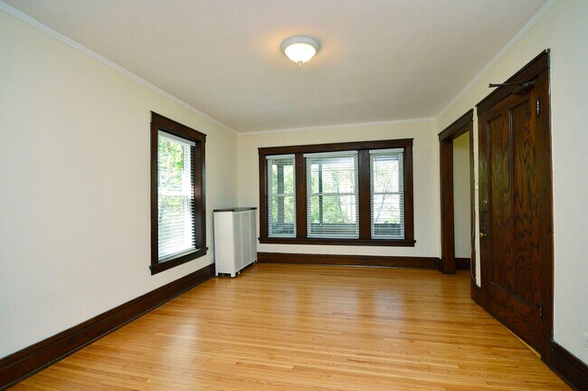 Foto del edificio - 1505 Maple Ave