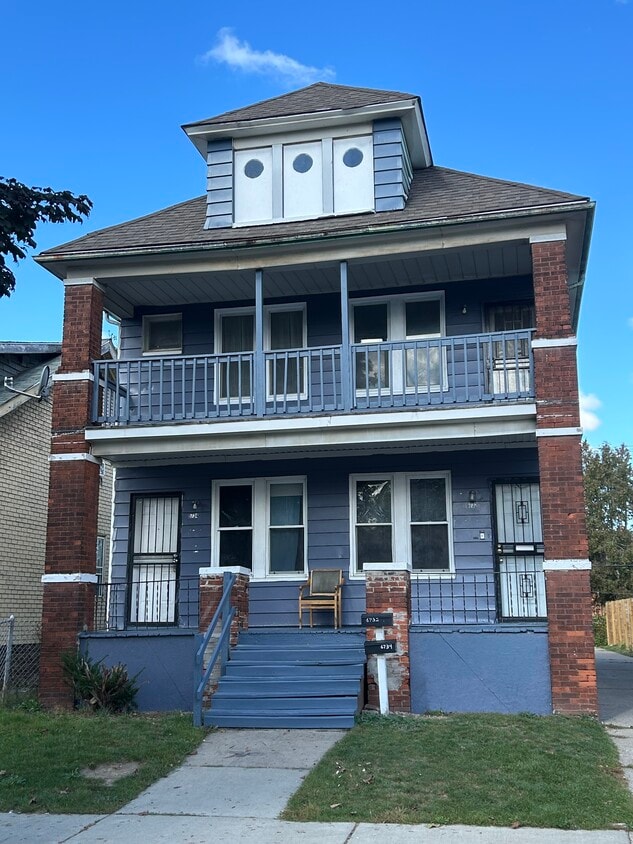 3 bdrm, upper Flat, 1 bath , separate porch, 1,000, 2,000 security - 6734 Clifton St
