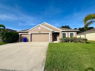 Building Photo - 5997 Ridge Lake Cir