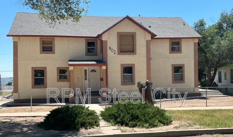 Foto principal - 902 W 11th St